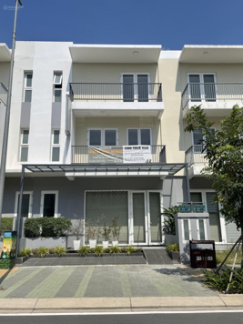 Chính chủ cho thuê Shophouse - hoàn thiện đầy đủ nội thất E87 Dragon Village Quận 9