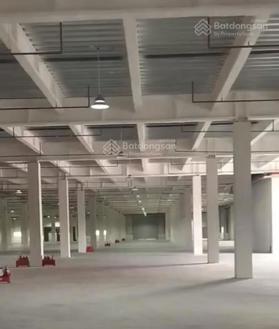 Nhà xưởng (tầng 2): 4.006m2-Giá: 87.944,5đ/m2/th. Văn phòng (2 tầng): 1.312m2-Giá: 125.635đ/m2/th