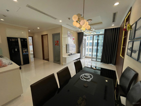 Cần bán gấp căn góc 2PN, DT 79m2 full nội thất khu L, Vinhomes Central Park giá 8 tỉ - giá tốt nhất