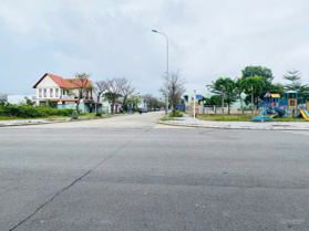 Cần bán đất mặt tiền đường 10m5 Golden Hill ngay THCS Đàm Quang Trung