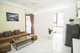 Cho thuê căn hộ 1 ngủ 1 khách full nội thất ngõ 154 Đình Thôn giá 5,9 tr ban công - ôtô đỗ cửa