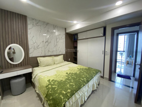 Cho thuê CC Gateway 2PN, 2WC, 75,4m2, giá 13 triệu có thương lượng - View phố, ban công siêu rộng