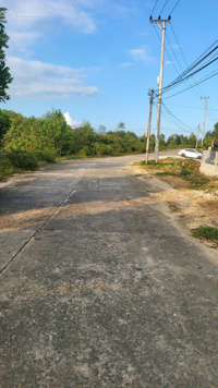 Bán nhà vườn 2000m có nhà cửa sẳn cây ăn quả đường rộng 10m tha hồ làm vườn đầu tư gần KDL BÀ NÀ
