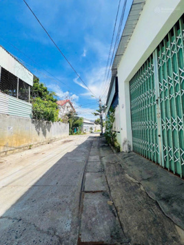 Bán đất tặng nhà kho mặt tiền đường Nhà Nghĩa Vĩnh Thạnh gần chợ Ga Tp Nha Trang ngang 7m1 hậu 10m