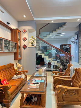 Nhà Đẹp 3 Tầng Mặt Tiền Lê Kim Lăng- Cẩm Lệ- Diện Tích 90M2 - Đường 7m5 - Giá Chỉ Hơn 6 Tỷ- 3 PN
