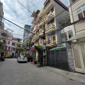 Chính chủ - Bán đất 30m2 Đội Cấn, Ba Đình (sẵn nhà 2 tầng T1 30m2 - T2: 35m2), ngõ oto vào, 6,3 tỷ