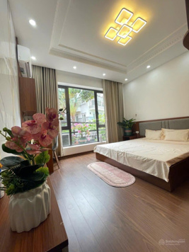 Cho thuê nguyên căn nhà phố Bồ Đề - ô tô đỗ cửa - 15 triệu-3pnkk-gần bệnh viện, trường học quốc tế