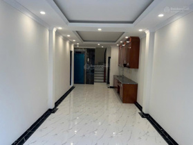 Bán nhà Thạch Bàn, ô tô đỗ cửa. Hàng xóm Garen city. Diện tích 46m2 x 4tầng. Nhỉnh 5tỷ