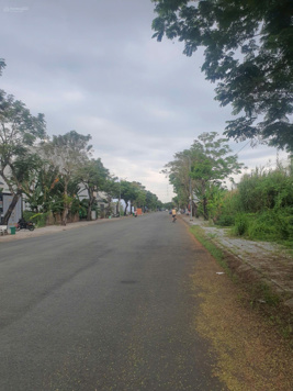 Chính chủ cần bán nền đất trục đường 20m KDC Hưng Phú 2, giá 72 triệu/m2