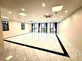 Tòa nhà văn phòng hạng A, 10 tầng, thang máy, PCCC, tầng hầm. DT 100m2, 10 tầng, MT 9m