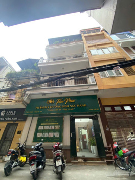 Cho thuê nhà 3 tầng ngõ ô tô cách mặt phố Thái Hà chỉ 30m, cho thuê từ cuối tháng 12/2024