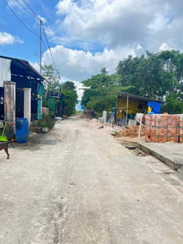 CHÍNH CHỦ CẦN BÁN GẤP LÔ ĐẤT NGỘP NGAY TRONG KHU DÂN CƯ HIỆN HỮU, SỔ HỒNG RIÊNG, ĐƯỜNG Ô TÔ