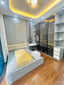 Bán nhà tập thể Thái Hà, Láng Hạ, Đống Đa, 3 ngủ, đủ công năng, ô tô đỗ cửa, nhà đẹp, ở ngay