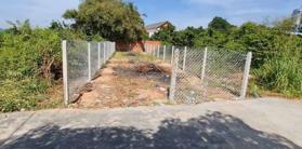 Lô Đất Đã Rào Sẵn 200m2 100 Thổ Ngay Ủy Ban Xã Giá 195Trieu