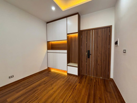 Bán nhà mới xây ở Phan kế bính, LÔ GÓC 5 tầng, thang máy, sổ siêu vuông