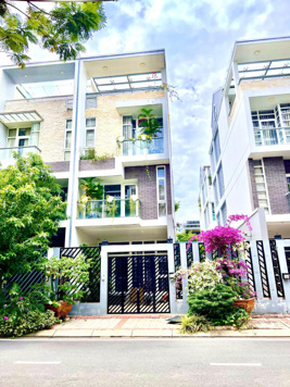 Cho thuê chính chủ nhà phố & biệt thự Jamona Q.7 - DT 7x20m, 5x20m giá 26 triệu/tháng, 4 phòng ngủ