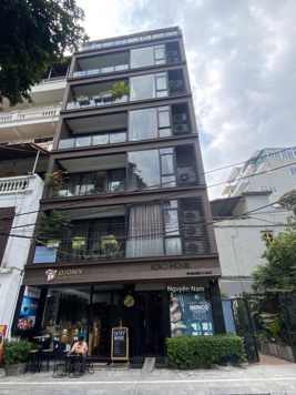 Mặt phố view Hồ Tây, mặt tiền 10m hậu 10m vuông đẹp lại còn thêm giá siêu hợp lý