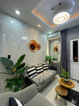 CC Định cư nước ngoài cần bán gấp căn hộ 2pn nội thất mới, view đẹp diện tích 140m2 giá tốt