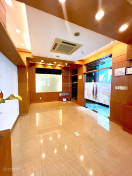 CHO THUÊ VĂN PHÒNG LÀM VIỆC HIỆN ĐẠI. VỊ TRÍ RẤT ĐẮC ĐỊA. DIỆN TÍCH DỬ DỤNG 7.8m x 13.5m.