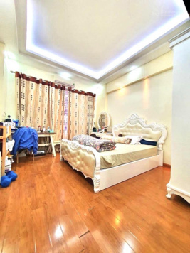 Bán gấp nhà 35m2 Mỹ Đình Nam Từ Liêm, lô góc dân xây 2 thoáng ngõ nông rộng, chỉ hơn 6 tỷ