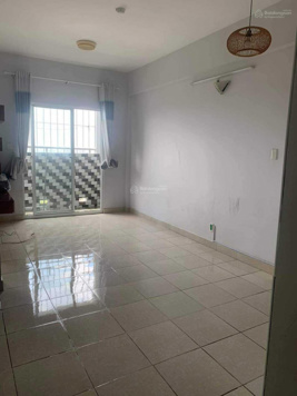 Bán lỗ căn hộ Hoàng Quân Plaza, giá 900 triệu/2PN/2WC, đã có sổ hồng. LH: 0934 636 439