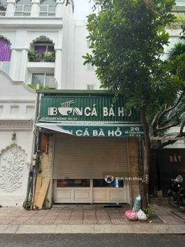 Hiếm nhà bán! Mặt tiền thương hiệu Hồ Xuân Hương, Quận 3. DT 4.1x14m - cấp 4 phù hợp xây hầm 8 tầng