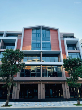 Shophouse 5 tầng mặt tiền 5m, giá siêu tốt 8,1tỷ ở Vin OceanPark 3 trục thông thẳng biển hồ 12ha