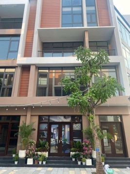 Bán biệt thự liền kề shop Ánh Dương áp góc 54m2 giá 7,8 tỷ view biển đã hoàn thiện 5 tầng thang máy