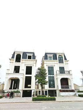 Bán biệt thự 3 mặt thoáng, thanh toán 7 tỷ vào tên trực tiếp CĐT, ngay chân trung tâm thuơng mại