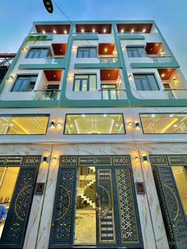 Nhà full nội thất - mẫu hiện đại - 4m x 17m - đường nhựa thông 7m - vị trí vừa ở vừa kinh doanh