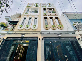 Lên sóng cặp nhà xây mới - hẻm xe hơi vị trí đường số 3 Cây Trâm P. 9 Gò Vấp giá 5tỷ950 trệt 3 lầu