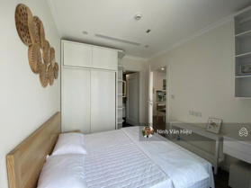 Cho thuê căn hộ tầng cao 60m2/2PN tòa R1 Sunshine Riverside Tây Hồ