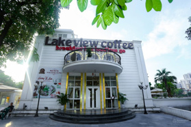 Cho thuê nhà mặt phố Hoàng Cầu lô góc rộng, giá siêu hời 235 triệu, 400m2 x 5 tầng, Đống Đa, Hà Nội