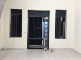 Cần cho thuê căn hộ khép kín trên tầng 4, số 9 phố Hàng Trống, quận Hoàn Kiếm, Hà Nội