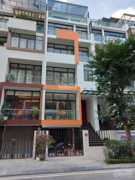 Cho thuê nhà Nguyễn Cơ Thạch, Mỹ Đình, DT 100m2, 6 tầng, MT 6m. Nhà mới, thông sàn, thang máy, 70tr