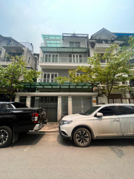 Cho thuê nhà biệt thự Bùi Xuân Phái - Mỹ Đình 2. DT 160m2x4T MT 8m. Giá 35tr/th