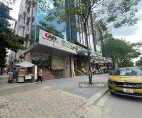 Bán nhà phố Nguyễn Hoàng 135m2, MT 5.5m, nhà 4 tầng, 2 mặt ngõ thoáng trước sau, kinh doanh đỉnh