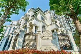 Tôi chính chủ bán căn biệt thự lâu đài lô góc The Zei Mỹ Đình có hầm và 4 tầng nổi. Sẵn sổ đỏ