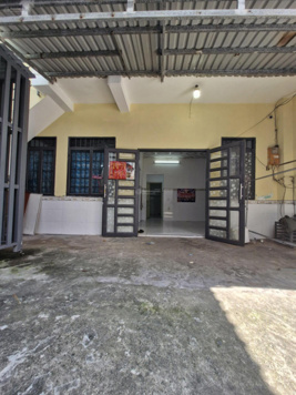 Cho thuê nhà hẻm xe hơi đường Trần Bá Giao phường 5 Quận Gò Vấp. Giá 10tr/th