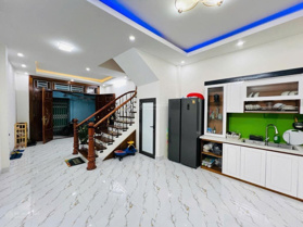 Bán nhà dân xây lô góc, ô tô đỗ cửa, Nguyễn Hoàng, Mỹ Đình. DT 48m2x5T, MT 4.2m. Giá rẻ nhất KV