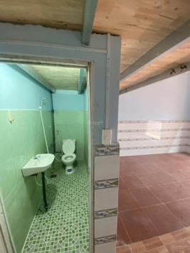 Cần cho thuê phòng mới, gác cao, gần CVPM QT giá 2tr2