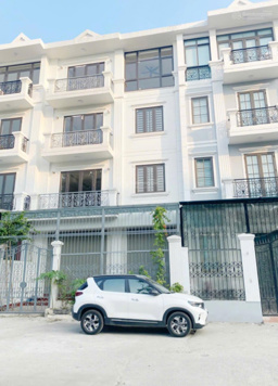 Nhà đẹp phố Trần Hữu Dực - Mỹ Đình. DT 80m2, 4 tầng, đủ điều hòa, Full đồ. Ô tô để thoải mái