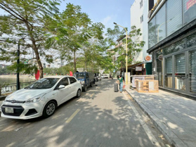 BĐS mặt hồ. Lô góc 7 tầng hồ Linh Quang, Đống Đa, DT 44m2 x MT 7m, vỉa hè, oto tránh, kinh doanh