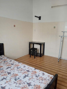 Cho thuê phòng giá rẻ 1tr6 ngay gần cầu Tham Lương