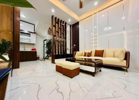 Siêu phẩm Nguyễn Hoàng 45m2, 5 tầng, oto qua, kinh doanh thuận tiện, dòng tiền ~60tr/th, 240tr/m2