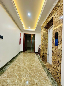Bán nhà Dương Khuê Nam Từ Liêm vỉa hè đá bóng - thang máy - ở hoặc kinh doanh VP spa - 65m2 MT 4,5m