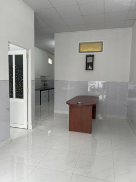 Cho thuê nhà hẻm 2/4 ngay trường tiểu học Vạn Thạnh, cách biển Nha Trang 5 phút