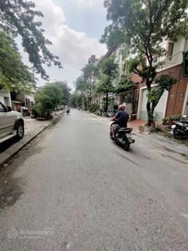 Cho thuê nhà khu đất dịch vụ La Khê Hà Đông, DT 50m2 x 6T, mt 4,5m ô tô đỗ cửa nhà đẹp giá 19 triệu