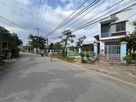 Chính chủ bán đất tại ĐT 605, 900 triệu, 350m2, mặt tiền đường nhựa 7,5m