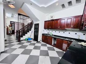 BÁN NHÀ TRUNG TÂM CẦU GIẤY - HÀNG XÓM TRƯỜNG GTVT - 55M2x5T - MT 4.5 - Ô TÔ ĐỖ NGÀY ĐÊM